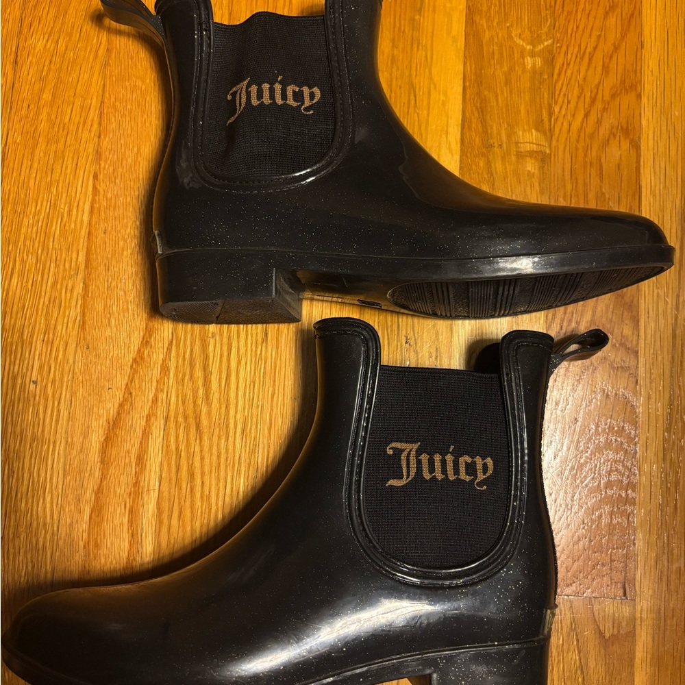 Juicy Couture Shiny Black Ankle Boots